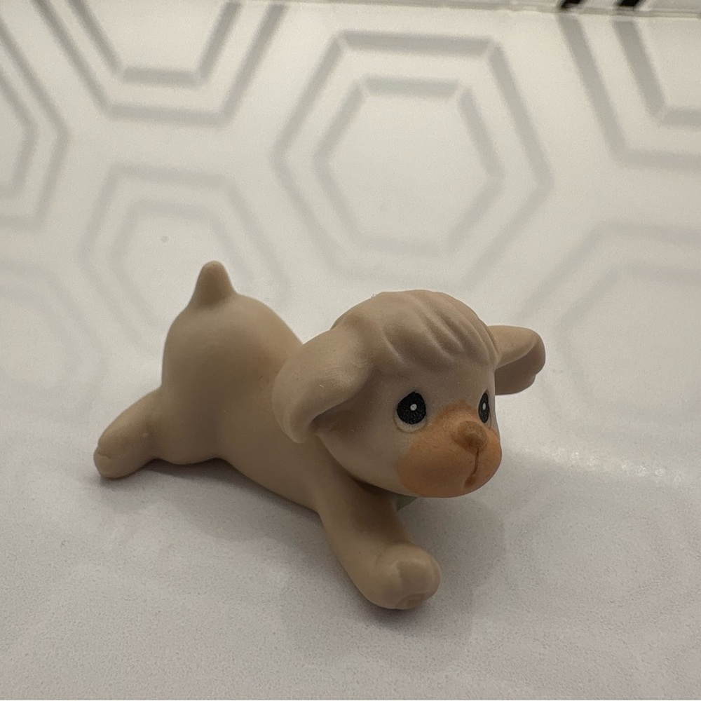Precious Moments 1996 Puppy Figurine